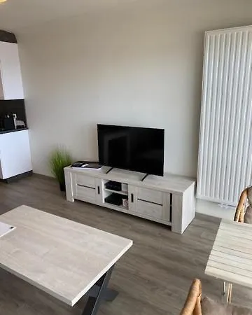 405 Op Zeedijk Met Frontaal Zeezicht 4de Verdiep Apartment Middelkerke